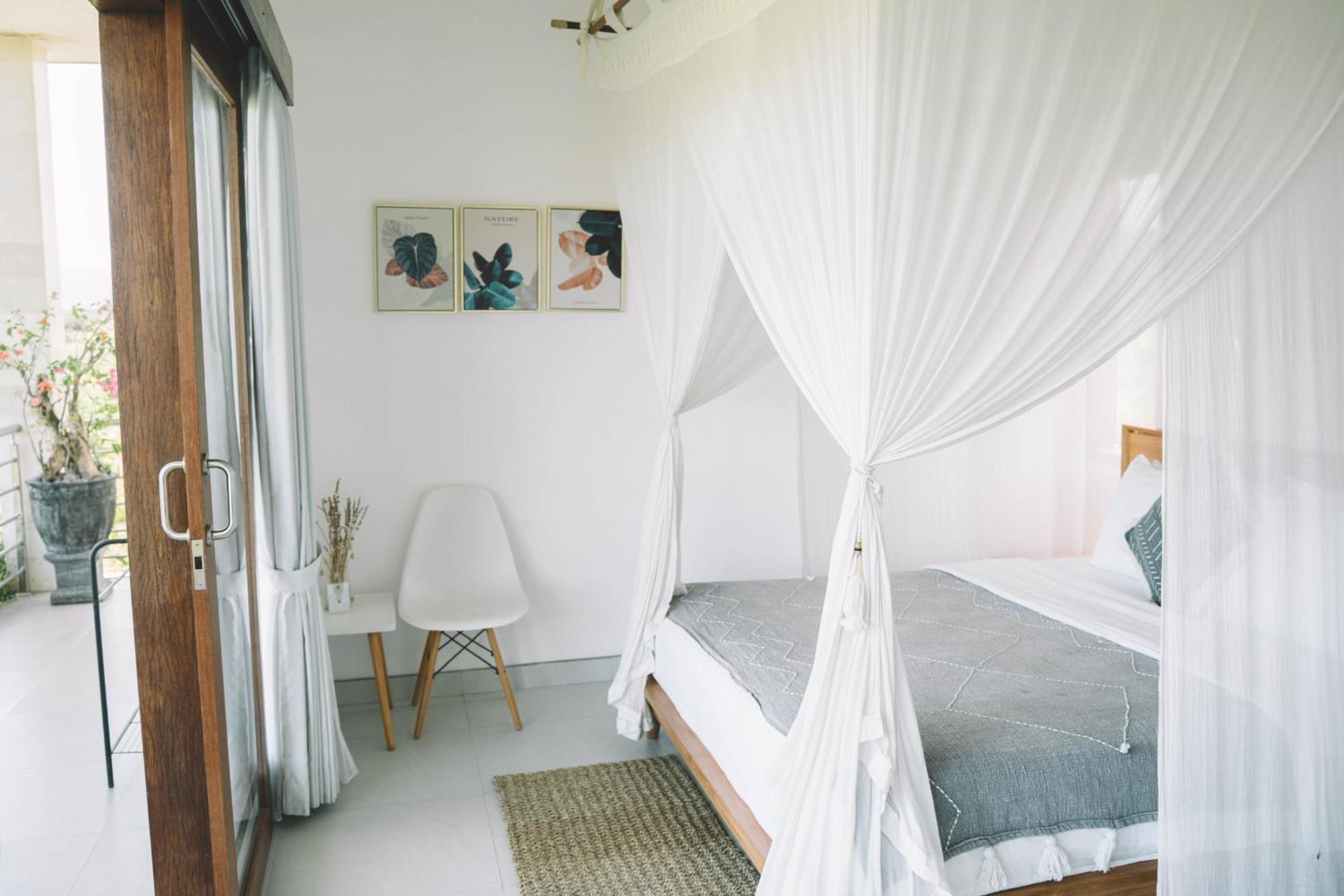 Three Palms Surf & Stay Medewi Airsatang Rum bild