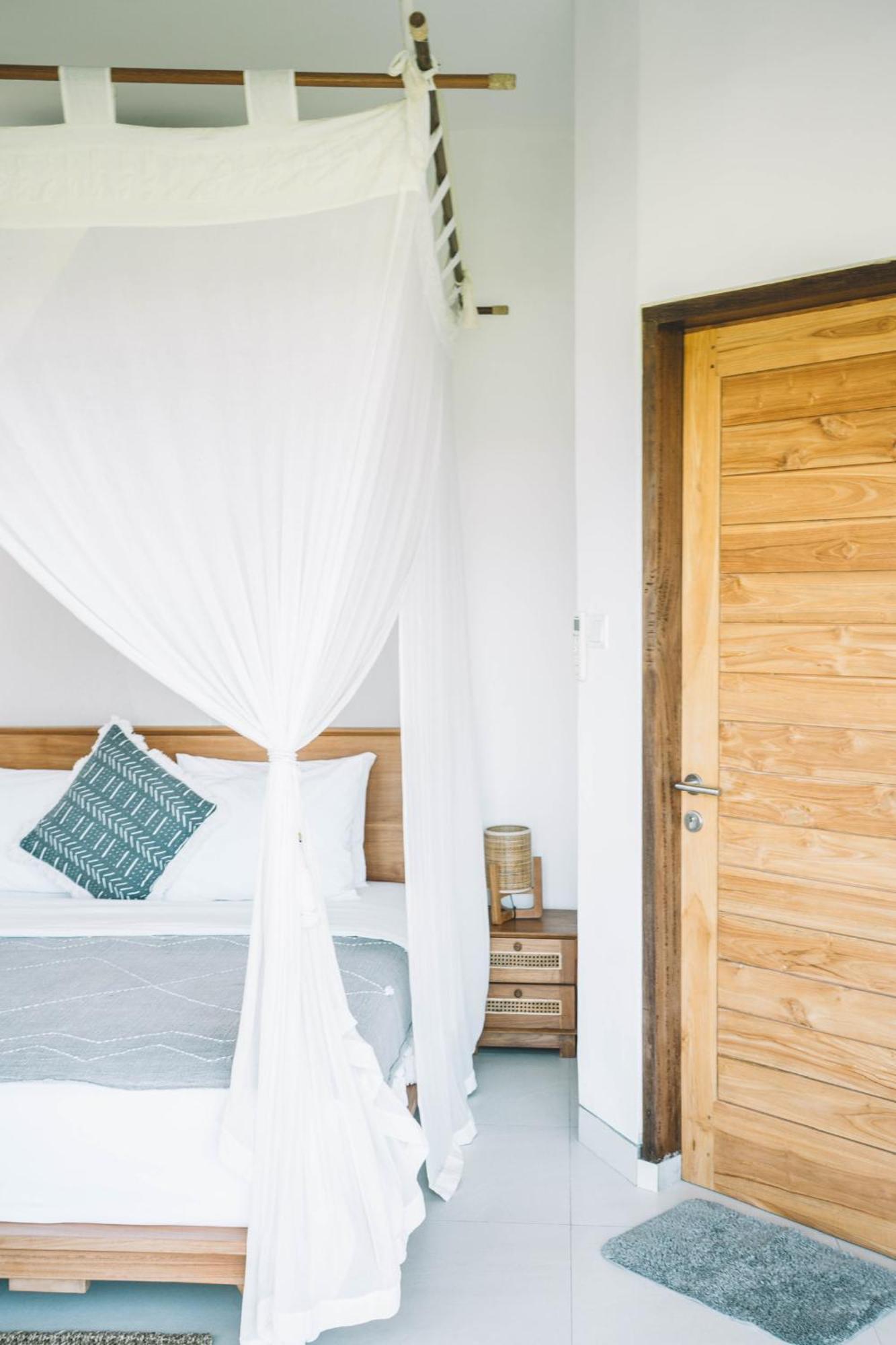 Three Palms Surf & Stay Medewi Airsatang Exteriör bild
